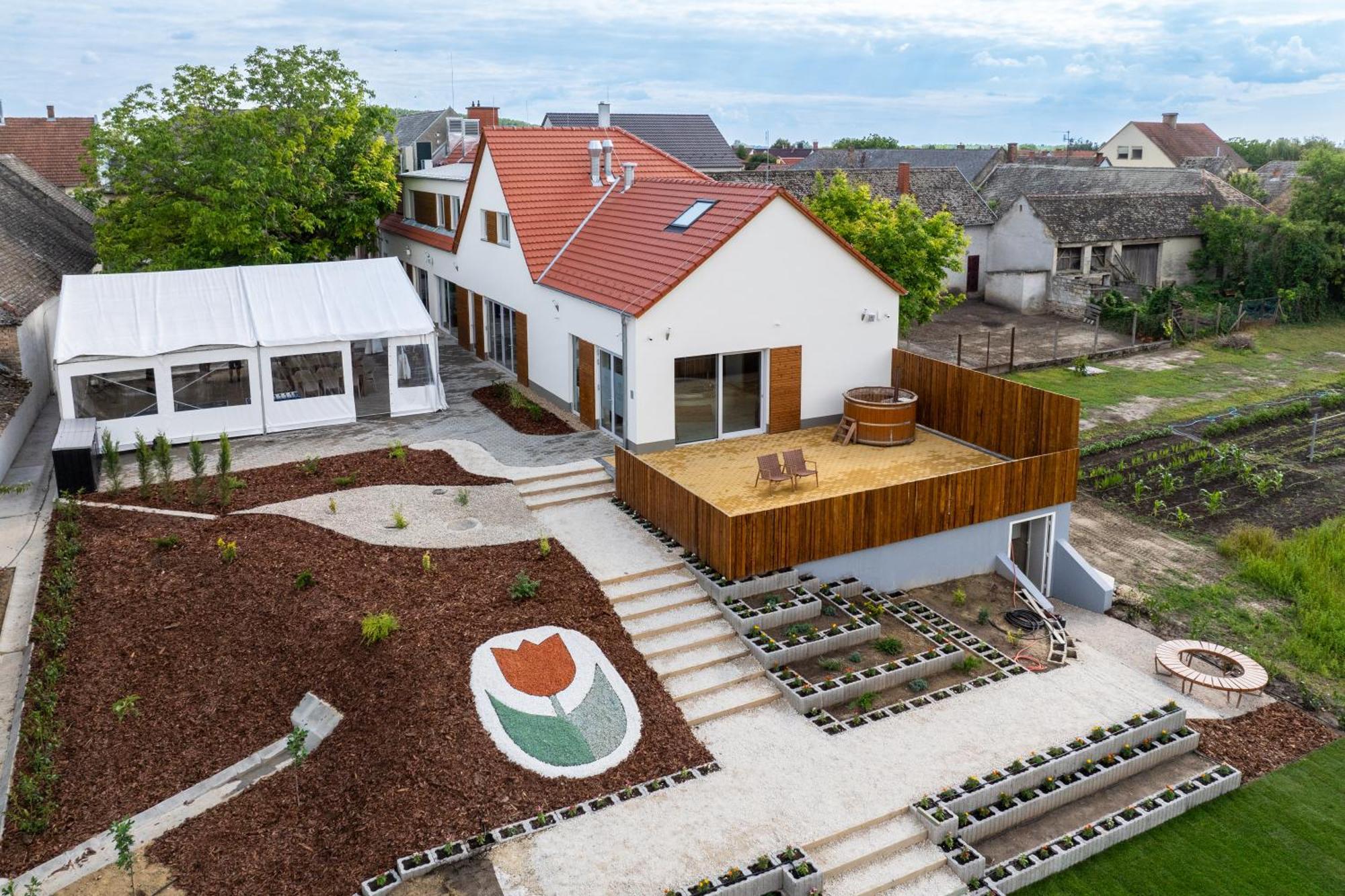 Knáb Panzió Nemesnadudvar Exterior foto
